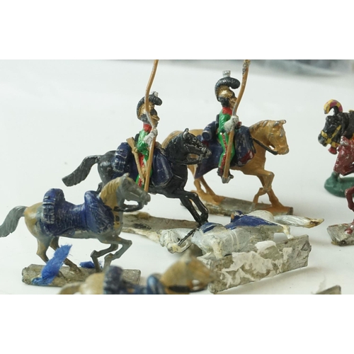 19 - Collection of mid-20th Century figures and soldiers, to include Britains, various regiments, militar... 