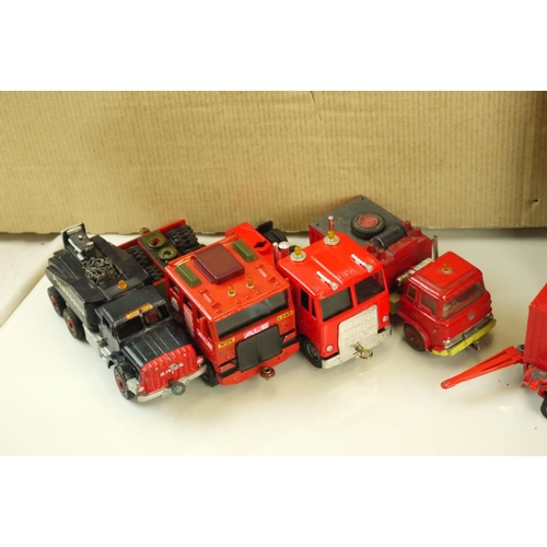 45 - 15 x Diecast construction models featuring Dinky, Corgi, etc, plus accessories (2 boxes)