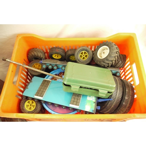 46 - Large quantity of Tonka wheel, plus plastic figures and accessories, and Corgi Sikur, Dinky, etc rel... 