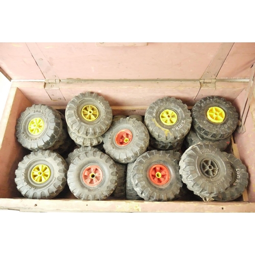 46 - Large quantity of Tonka wheel, plus plastic figures and accessories, and Corgi Sikur, Dinky, etc rel... 