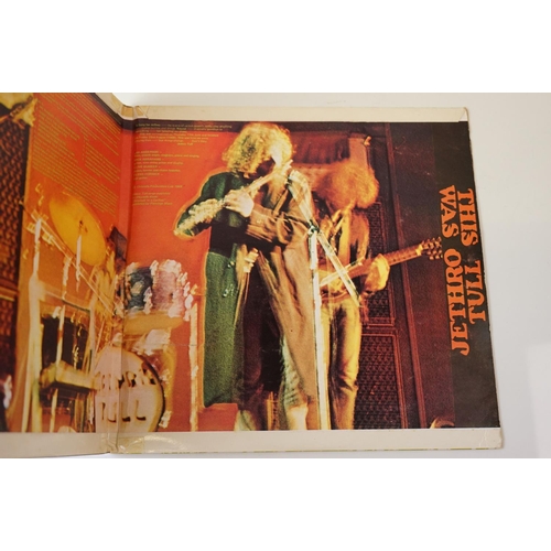 106 - Vinyl - Jethro Tull This Was (Island 985) a nice example of a very early copy.  Sleeve & Vinyl VG+