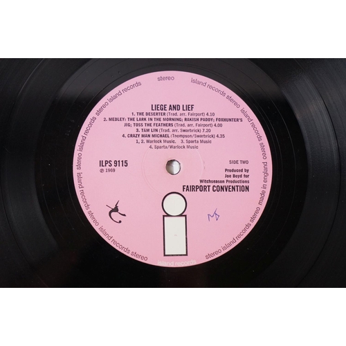 109 - Vinyl - Fairport Convention Liege & Lief (ILPS 9115) pink 'i' Island label.  Sleeve is clean but has... 