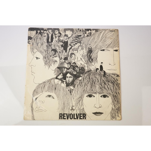 116 - Vinyl - The Beatles 2 LP's to include Help (PMC 1255) and Revolver (PMC 7009) both with Gramophone C... 