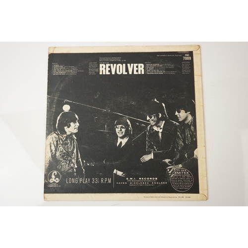 116 - Vinyl - The Beatles 2 LP's to include Help (PMC 1255) and Revolver (PMC 7009) both with Gramophone C... 