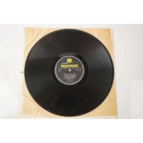 116 - Vinyl - The Beatles 2 LP's to include Help (PMC 1255) and Revolver (PMC 7009) both with Gramophone C... 