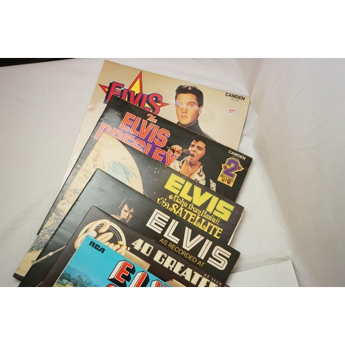 119 - Vinyl - Elvis Presley collection of 17 re-release LP's plus a Readers Digest box set.  Sleeves & Vin... 