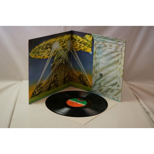 131 - Vinyl - Led Zeppelin 3 LP's to include Two (K 40037) French press later release, Four (K 50008) late... 