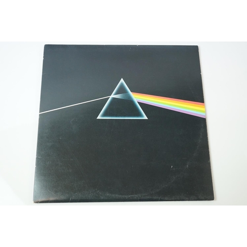 181 - Vinyl - Pink Floyd 4 LP's to include Dark Side Of The Moon (SHVL 804 two posters and postcards, no s... 