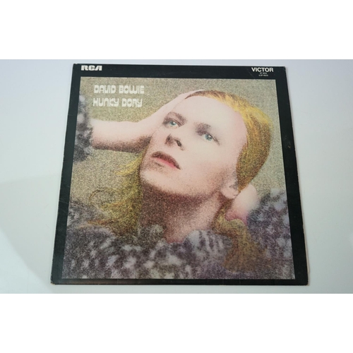 186 - Vinyl - David Bowie Hunky Dory (SF 8244) non laminated sleeve with lyric sheet.  Sleeve & Vinyl VG