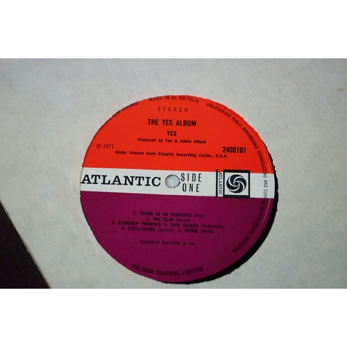 200 - Vinyl - Yes The Yes Album (Atlantic 2400101) gatefold sleeve, plum label.  Sleeve VG has some buffer... 