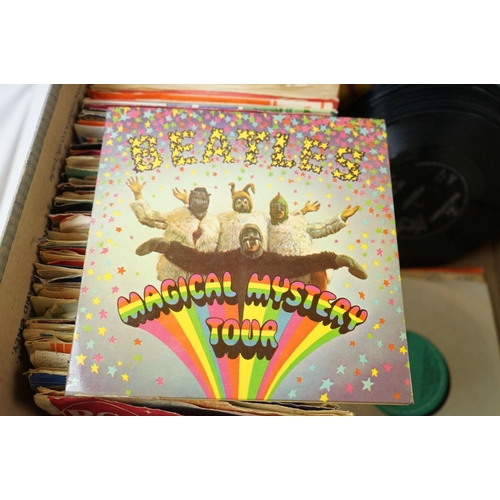 209 - Vinyl - Rock & Pop collection of approx 140 45's mainly 50's & 60's includes The Beatles and The Rol... 