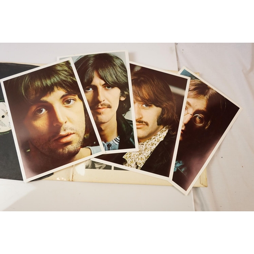 216 - Vinyl - The Beatles White Album (PMC 7067/8) No.0164395, top loader with black inners, poster and 4 ... 