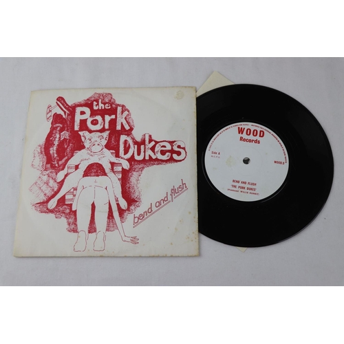 319 - PUNK - THE PORK DUKES - 2 RARE UK 1977 1ST PRESSING SINGLES. 1. BEND AND FLUSH (UK 1ST PRESSING, WOO... 