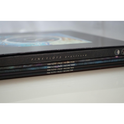 39 - Vinyl - Pink Floyd Pulse (EMI 7243 8 32700) 4 LP Box Set with book.  Box, outer sleeves, inners, boo... 