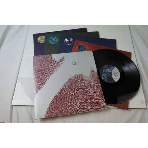 39 - Vinyl - Pink Floyd Pulse (EMI 7243 8 32700) 4 LP Box Set with book.  Box, outer sleeves, inners, boo... 