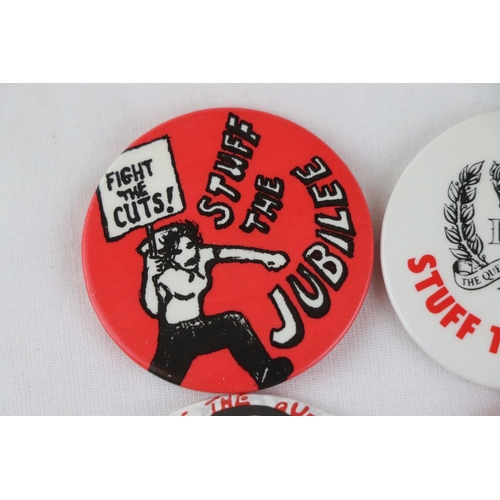 428 - PUNK / SEX PISTOLS ORIGINAL 1977 BADGES.  4 ORIGINAL 1977 BADGES including a RARE ORIGINAL 1977 - SE... 