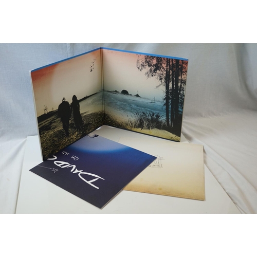 70 - Vinyl - David Gilmour 2 LP's to include On An Island (EMI 094635569513) gatefold sleeve with poster,... 