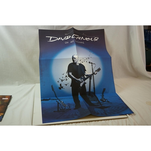 70 - Vinyl - David Gilmour 2 LP's to include On An Island (EMI 094635569513) gatefold sleeve with poster,... 