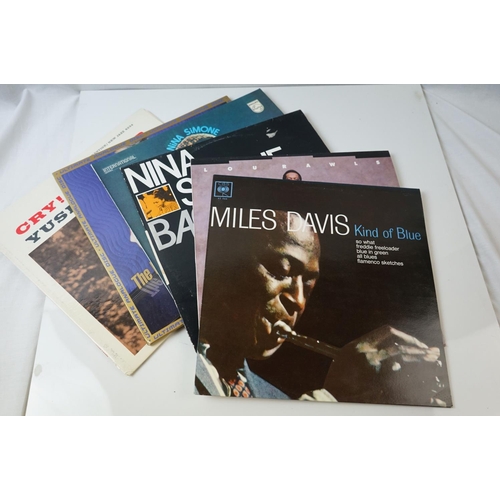 96 - Vinyl - Jazz - A fantastic collection of approx 35 LP's featuring Miles Davis, Charlie Parker, Thelo... 