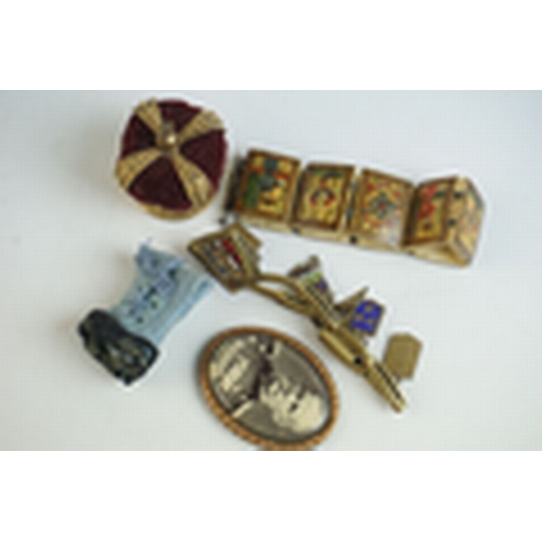 10 - Large collection of 20th C dolls house furniture in good condition, features various small accessori... 