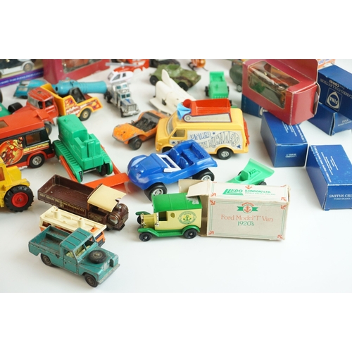 32 - 18 x Boxed and carded diecast models to include 8 x Corgi Cameo Collection, 2 x Matchbox, 3 x Lledo,... 