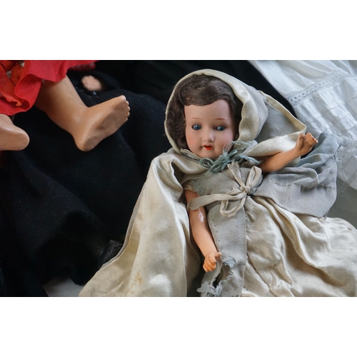 63 - Quantity of various 20th dolls to include bisque, plastic and cloth examples, featuring Jays of Dubl... 