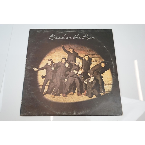 175 - Vinyl - Wings / Paul McCartney 6 LP's to include Band On The Run x 2 (one copy with Metal Badge), Ve... 