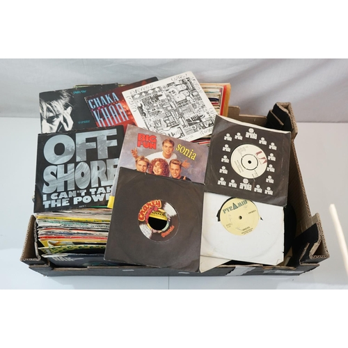 207 - Vinyl - Pop collection of over 300 45's (many not in sleeves) spanning 60's, 70's & 80's.  Condition... 