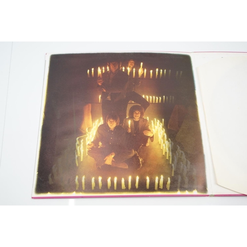 259 - Vinyl - Blodwyn Pig Ahead Rings Out LP on Island ILPS9101 3rd pressing, vinyl vg++ with light marks,... 