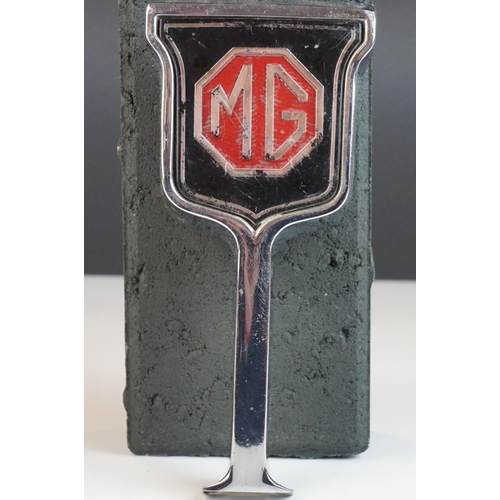 111 - Early to Mid 20th century Chrome ' MG ' Car Badge