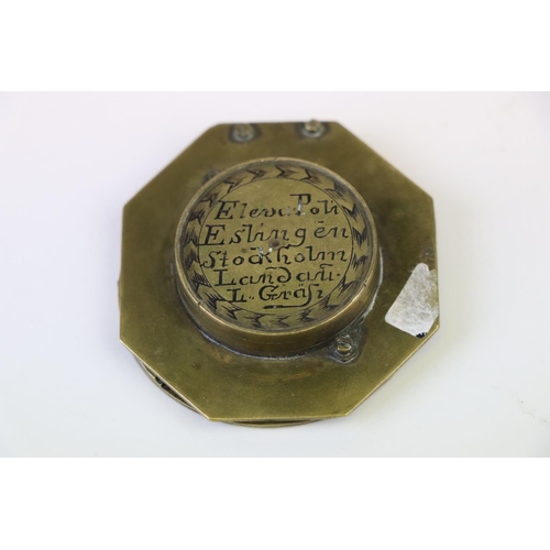 185 - Early 18th century pocket combination compass sundial by L. Grafs, the octagonal brass case with cir... 