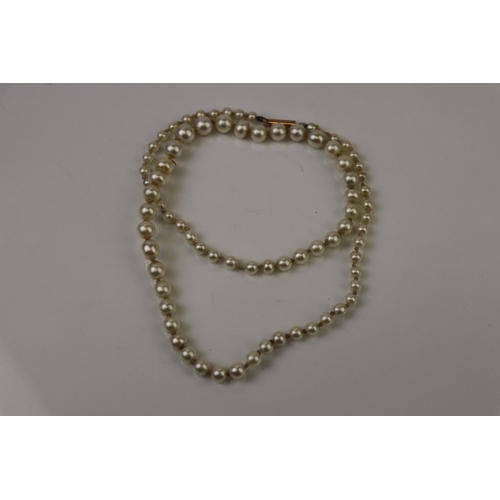 308 - Graduated Cultured Pearl Necklace with 9ct Yellow Gold Barrel Clasp