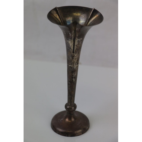 330 - Silver Epergne, maker C.E.W, Birmingham 1903 & standing approx 16cm