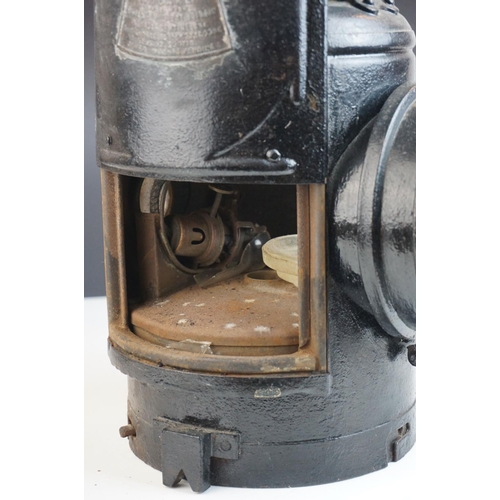 63 - LMS Railways Supplies Co Ltd ' The Adlake Non Sweating Lamp ' Railway Lamp, with clear bullseye lens... 