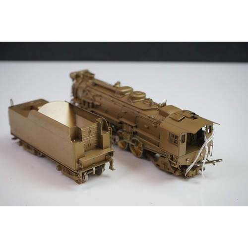 101 - Boxed Overland Models Inc HO gauge 2-8-2 brass locomotive & tender, unpainted, appearing excellent w... 