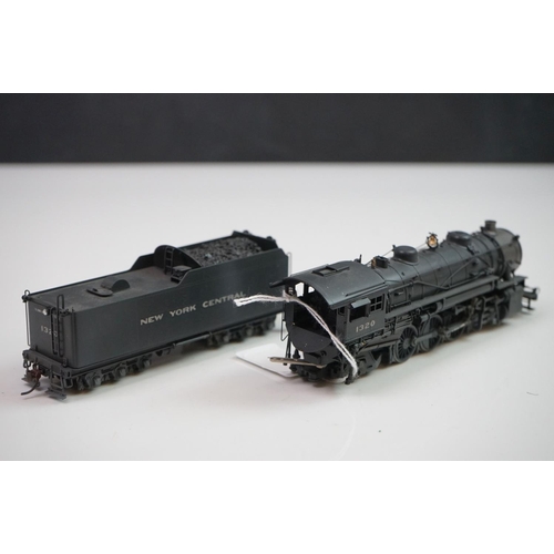 106 - Boxed Key Imports HO gauge New York Central #1320 H-5P Class 2-8-2 Ski brass locomotive & tender, ma... 