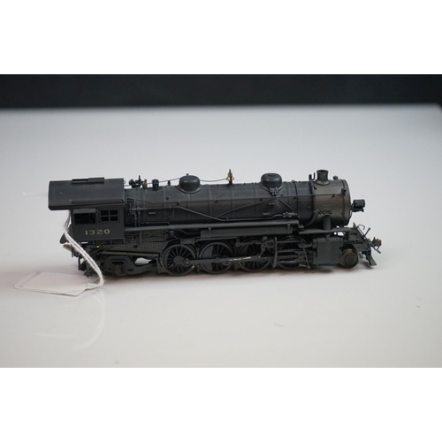 106 - Boxed Key Imports HO gauge New York Central #1320 H-5P Class 2-8-2 Ski brass locomotive & tender, ma... 