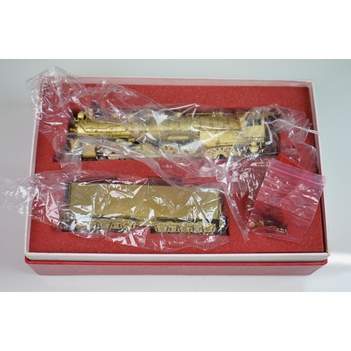 107 - Boxed Key Imports HO gauge 3751 Classic Modern 4-8-4 Elesco Santa Fe brass locomotive & tender, made... 