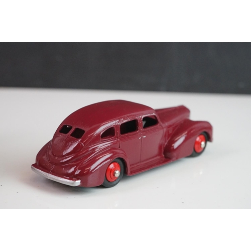 1077 - 12 Mid 20th C Dinky diecast road models to include Humber Hawk x 3, Packard x 3, 180 Packard Clipper... 