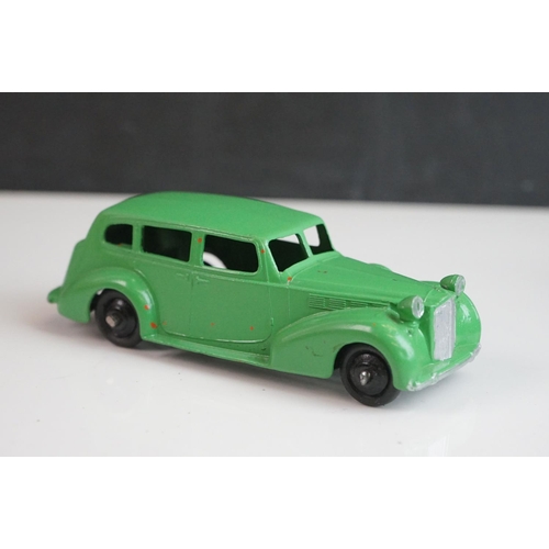 1077 - 12 Mid 20th C Dinky diecast road models to include Humber Hawk x 3, Packard x 3, 180 Packard Clipper... 