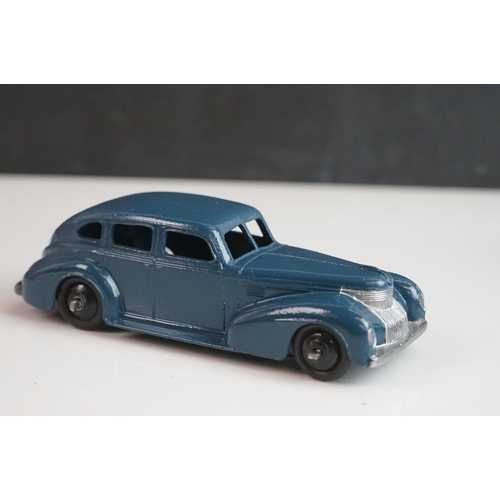 1077 - 12 Mid 20th C Dinky diecast road models to include Humber Hawk x 3, Packard x 3, 180 Packard Clipper... 