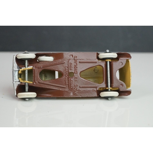 1087 - 13 Mid 20th C Dinky play worn diecast models to include Vanguard x 2, Chrysler, Armstrong Siddeley, ... 