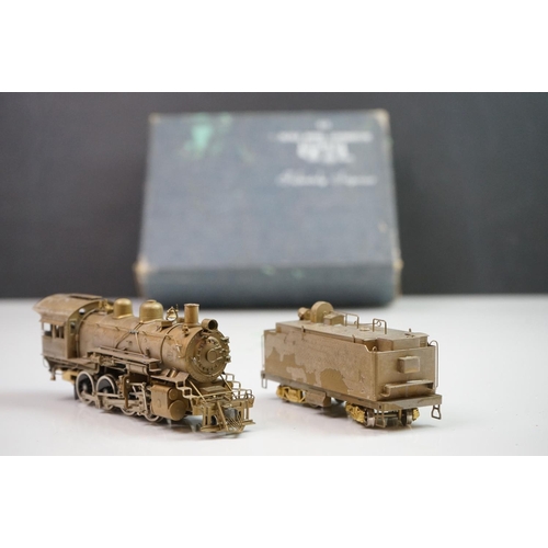 110 - Boxed United Scale Models  HO gauge Santa Fe 2-8-0 Consolidation brass locomotive and tender (Japan)... 