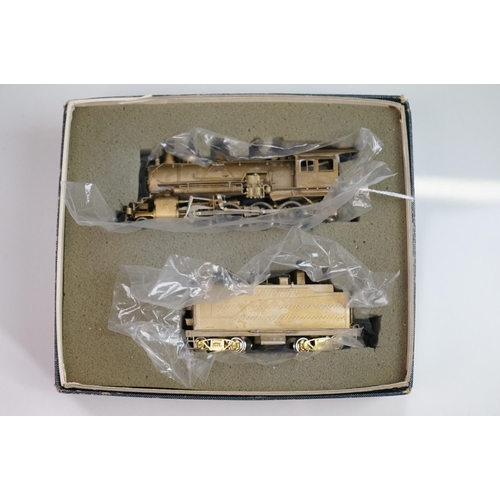 110 - Boxed United Scale Models  HO gauge Santa Fe 2-8-0 Consolidation brass locomotive and tender (Japan)... 