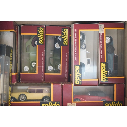 1112 - 21 Boxed / cased Solido Age d'or diecast models mainly in maroon boxes