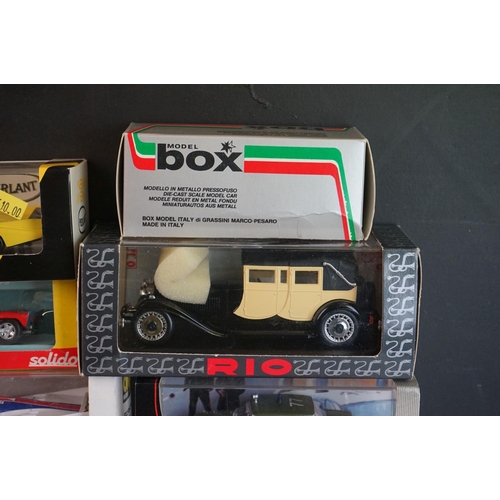 1119 - 11 Boxed / cased Protettok diecast models, various series