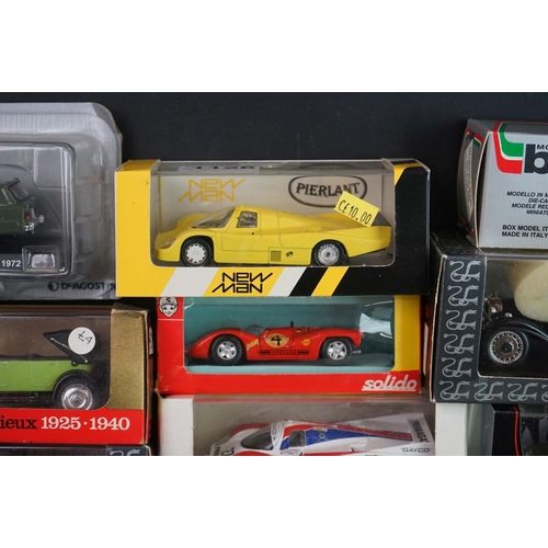 1119 - 11 Boxed / cased Protettok diecast models, various series