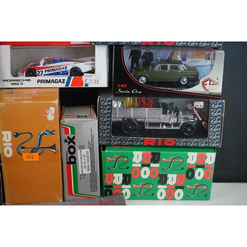 1119 - 11 Boxed / cased Protettok diecast models, various series