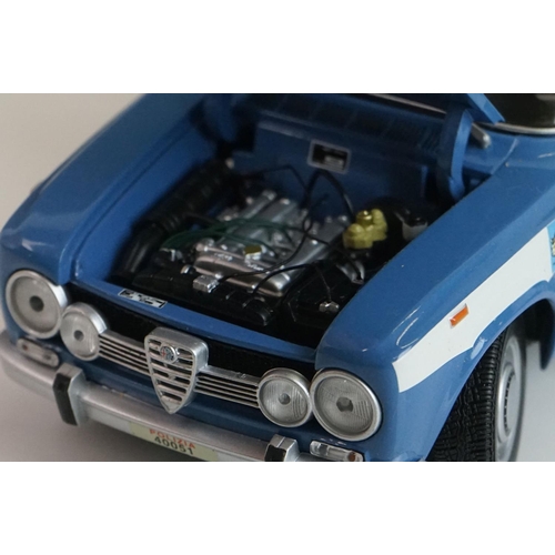 1123 - Boxed Pauls Model Art Minichamps 1:18 Alfa Romeo Guilia Super Polizia diecast model contained within... 