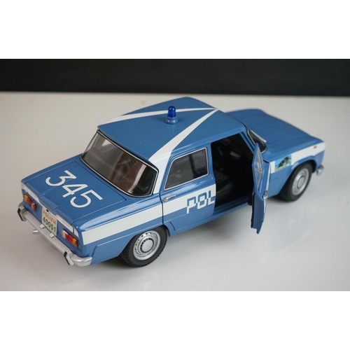 1123 - Boxed Pauls Model Art Minichamps 1:18 Alfa Romeo Guilia Super Polizia diecast model contained within... 